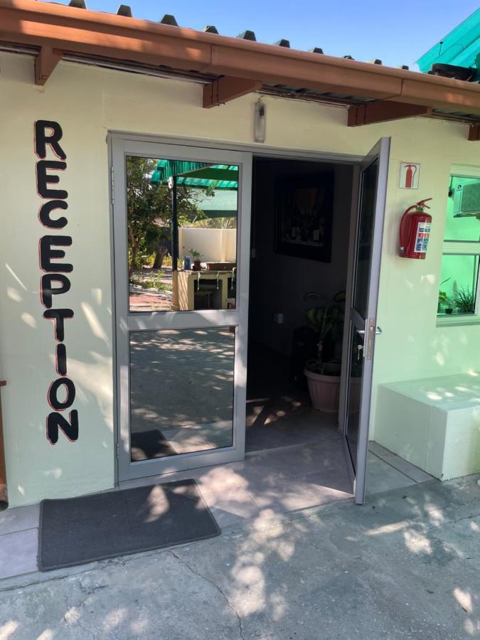 Ry Courtyard Hotel Oshakati Exterior photo
